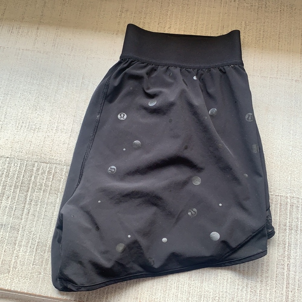 Lululemon Hotty Hot Short 4" *Logo
Poco Logo Foil